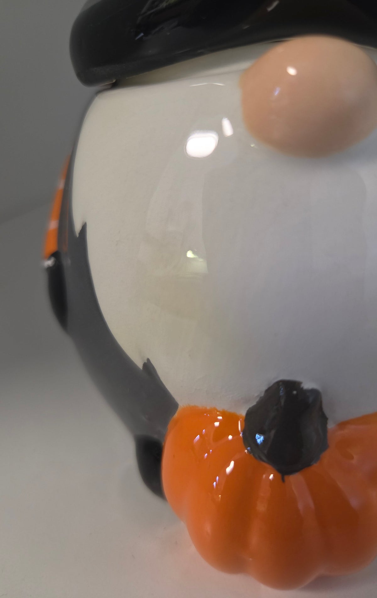 Quemador Gnomo Otoñal Halloween Outlet - detalle defecto pintura barba